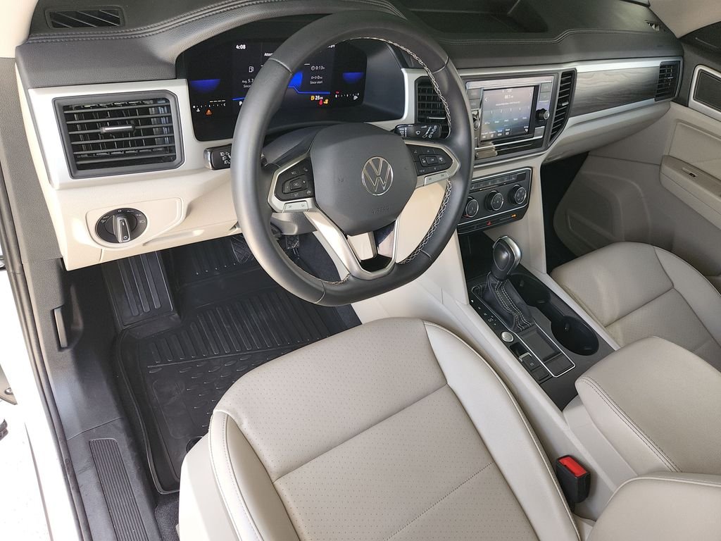 Used 2023 White Volkswagen 2.0T SE image 11