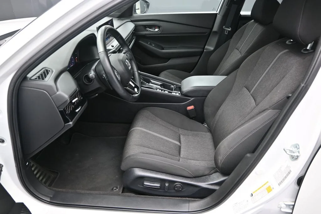 Used 2024 Platinum White Pearl Honda Sport image 14