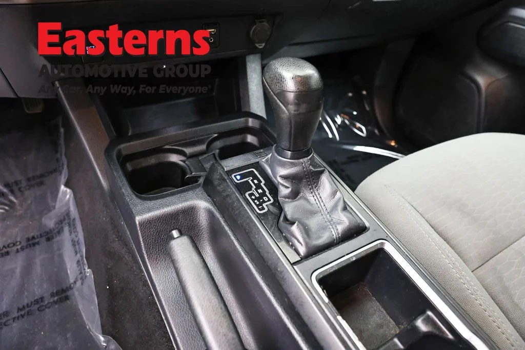 Used 2019 White Toyota SR image 12