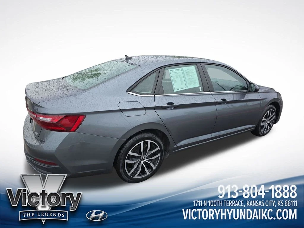 Used 2025  Volkswagen 1.5T SE image 5
