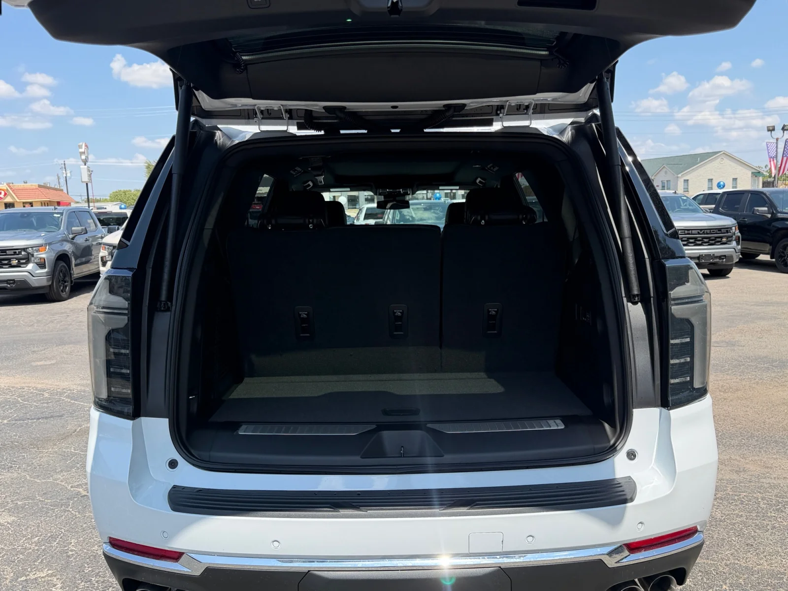 New 2026 Polar White Tricoat Chevrolet Premier image 19