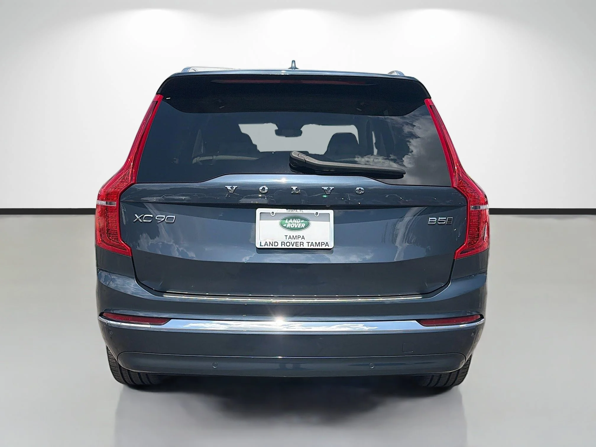 Used 2025 Denim Blue Metallic Volvo Plus image 4