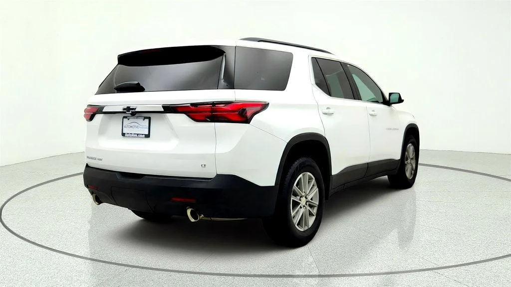 Used 2023 Summit White Chevrolet AWD 4dr LT Leather image 5