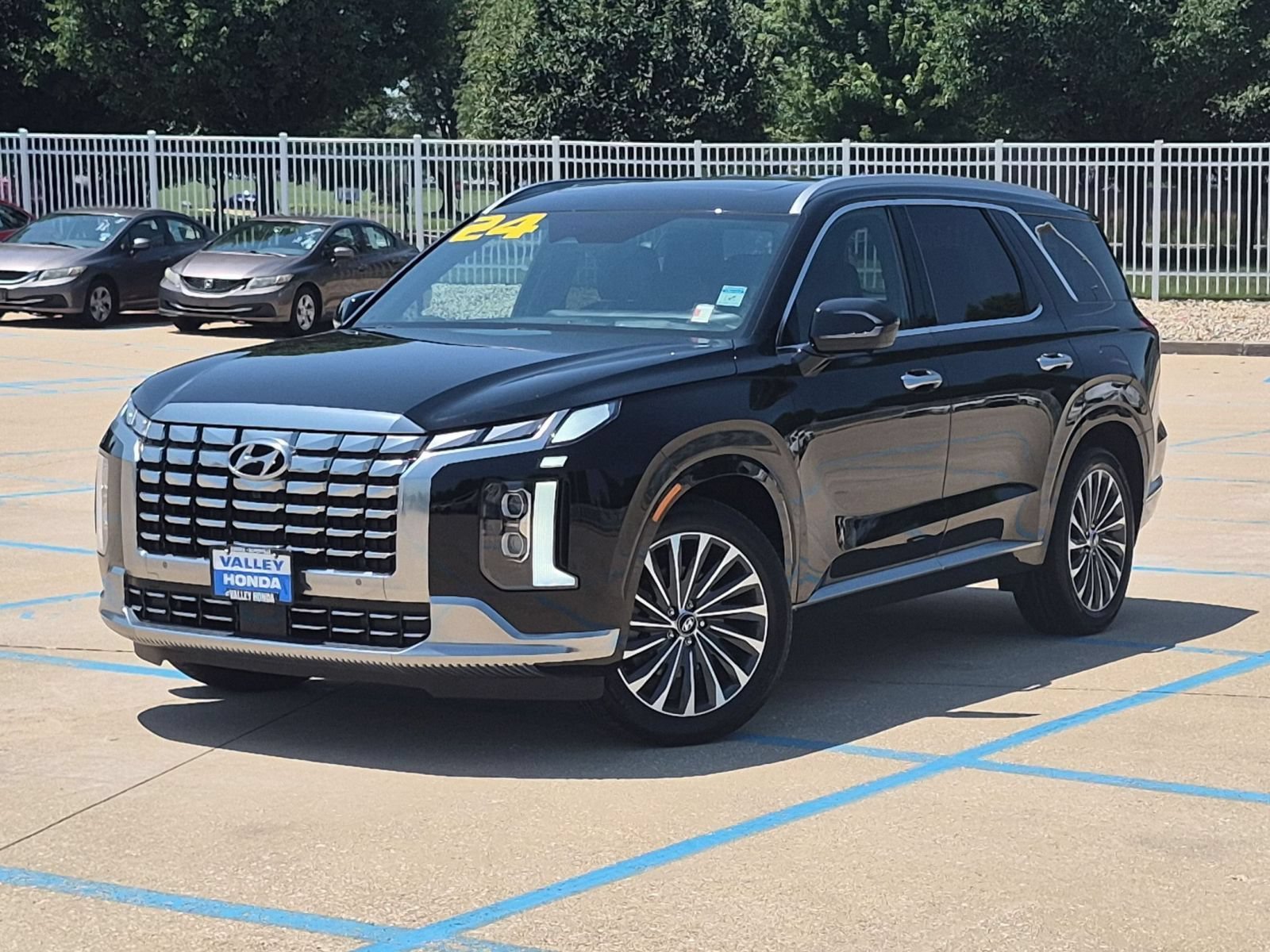 Used 2024 Abyss Black Pearl Hyundai Calligraphy image 2