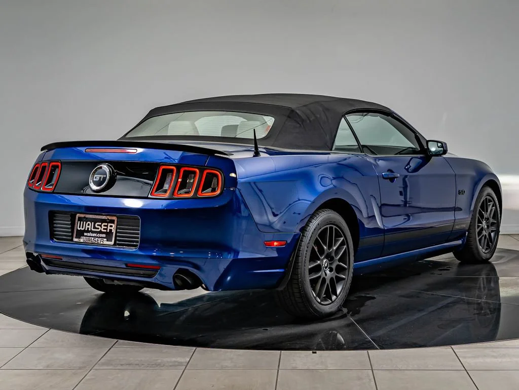 Used 2013 Blue Metallic Ford GT Premium image 6