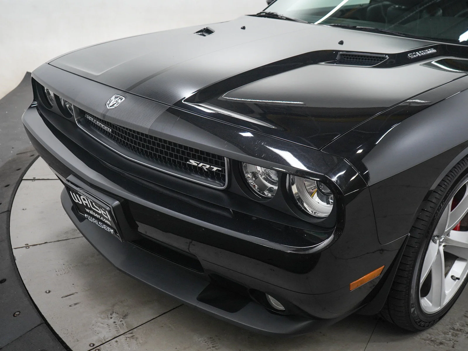Used 2008 Brilliant Black Crystal Pearlcoat Dodge SRT8 image 9