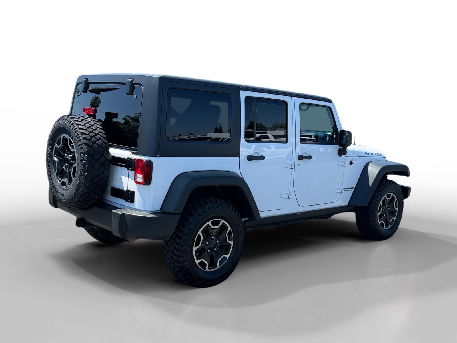 Used 2012 Bright White Clearcoat Jeep Unlimited Rubicon image 5
