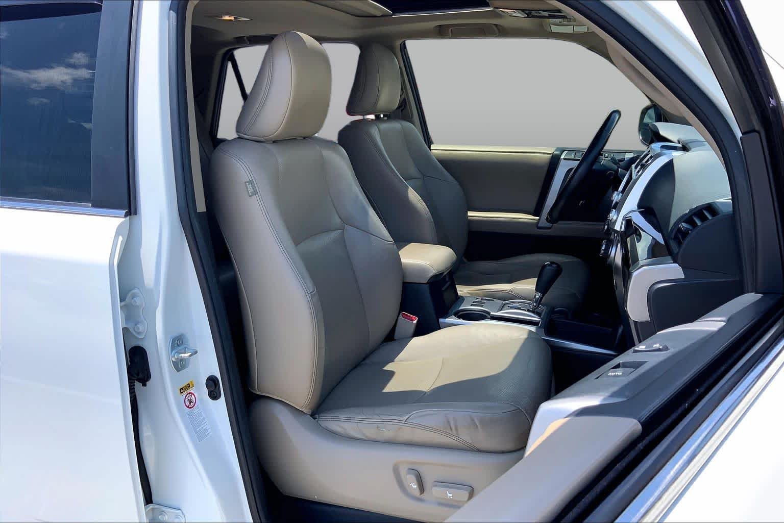 Used 2014 Blizzard Pearl Toyota Limited image 8