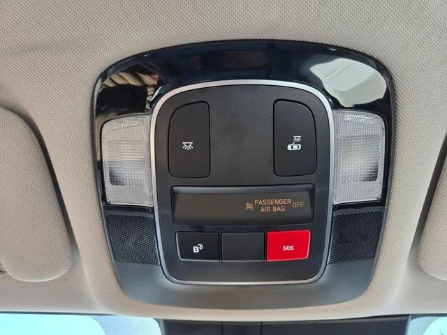 Used 2025 Blue Hyundai SEL image 25