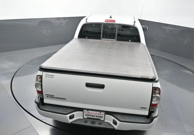 Used 2015 White Toyota Base image 52