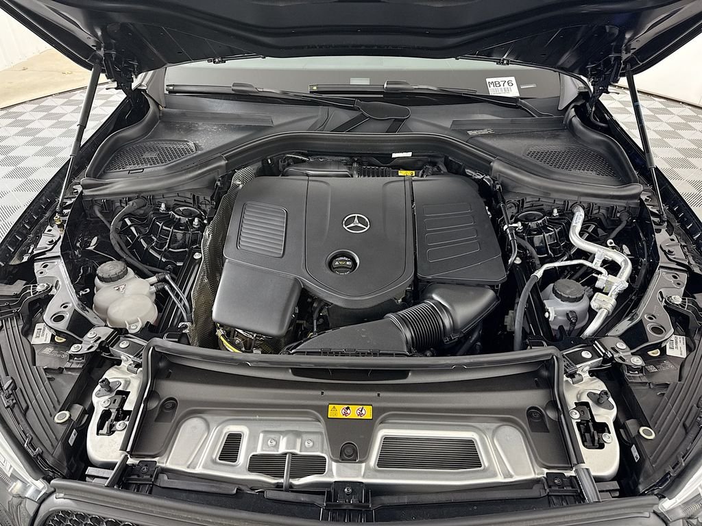 New 2026 Black Mercedes-Benz GLC 300 image 31