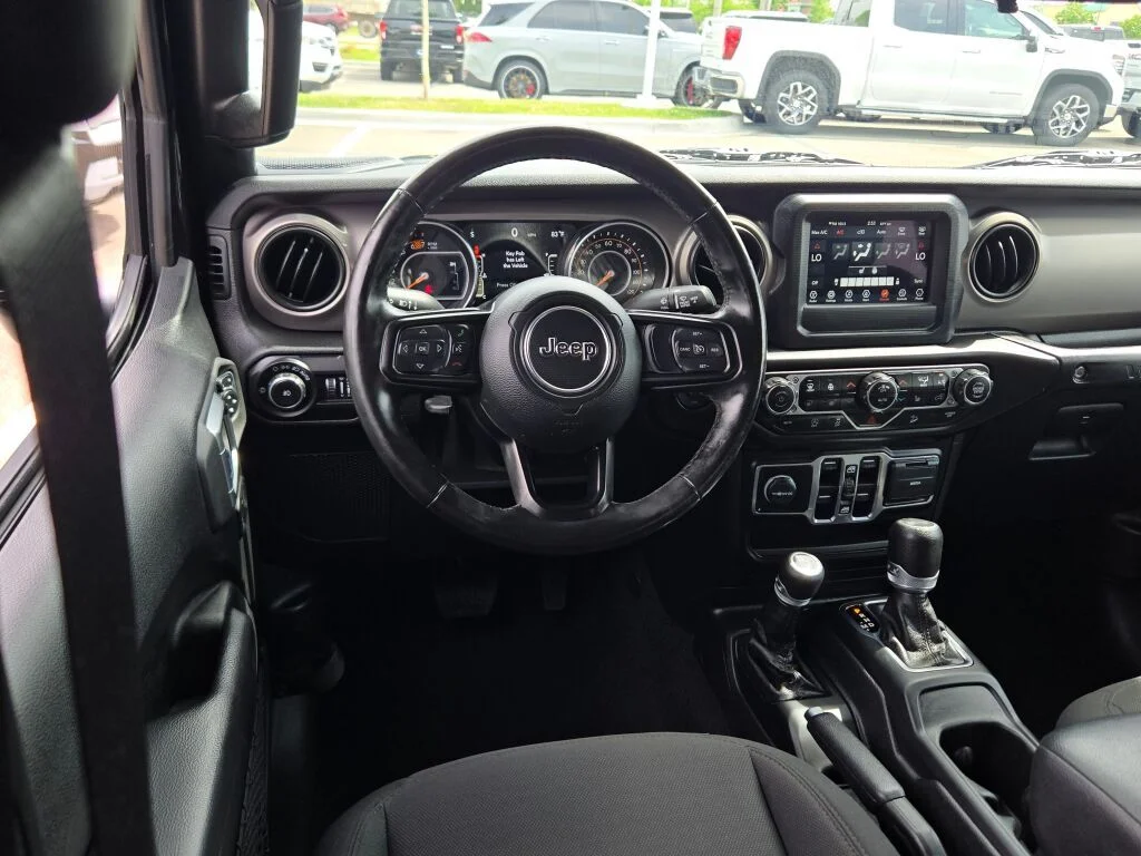 Used 2020 Black Jeep Unlimited Sport image 22