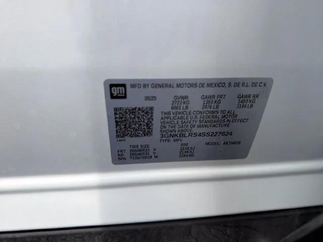 Certified Used 2025 Iridescent Pearl Tricoat Chevrolet Premier image 15