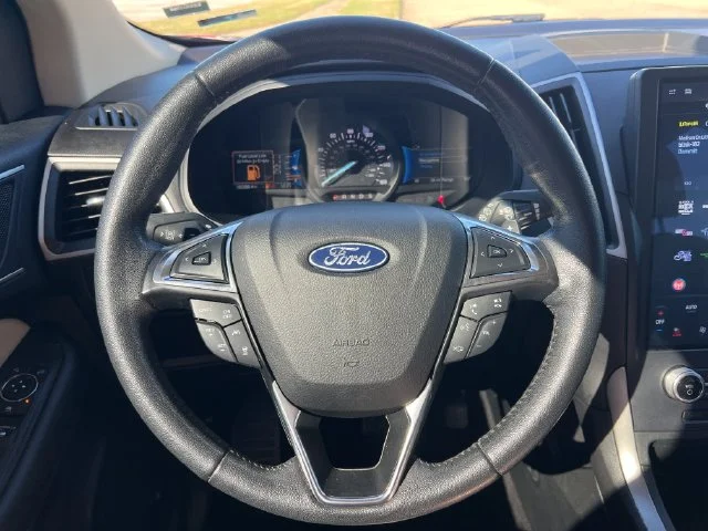 Used 2022 Red Ford SEL image 19