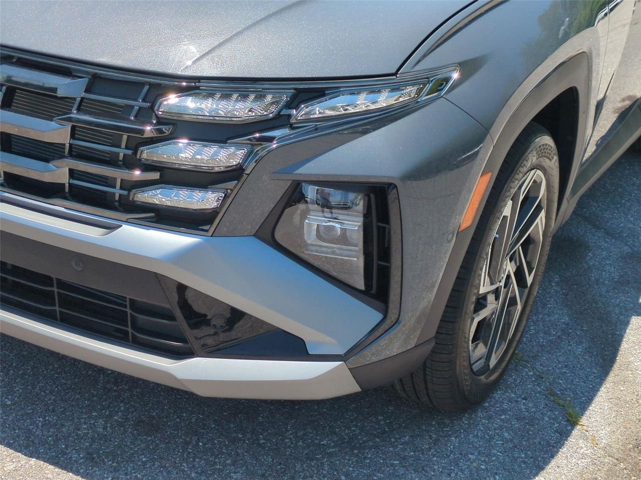 New 2026 Ecotronic Gray Hyundai Limited FWD image 9