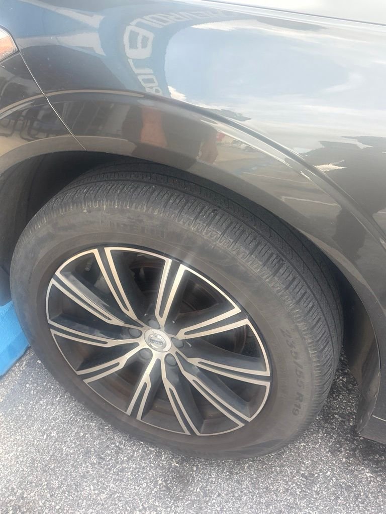 Used 2019 Green Volvo T5 Inscription image 13