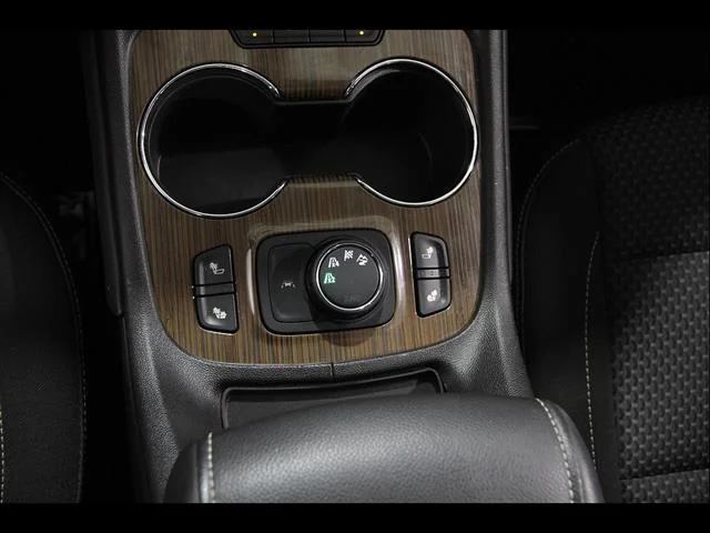 2023 GMC Acadia SLE - Photo 17