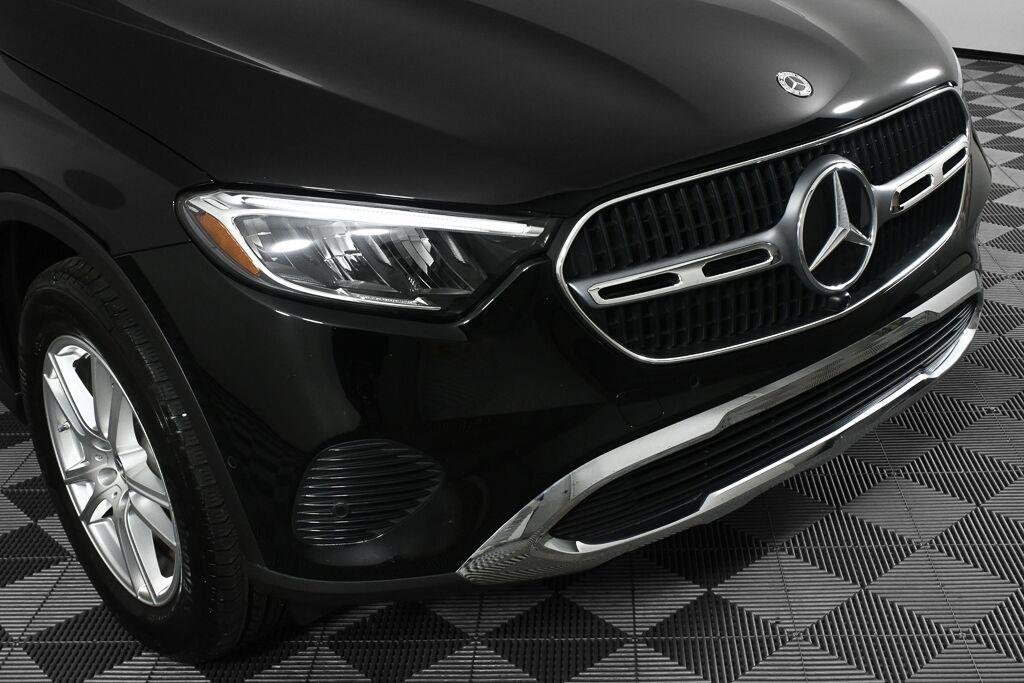 Certified Used 2025 Black Mercedes-Benz GLC 300 image 35