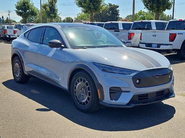 2025 Ford Mustang Mach-E GT - Photo 7