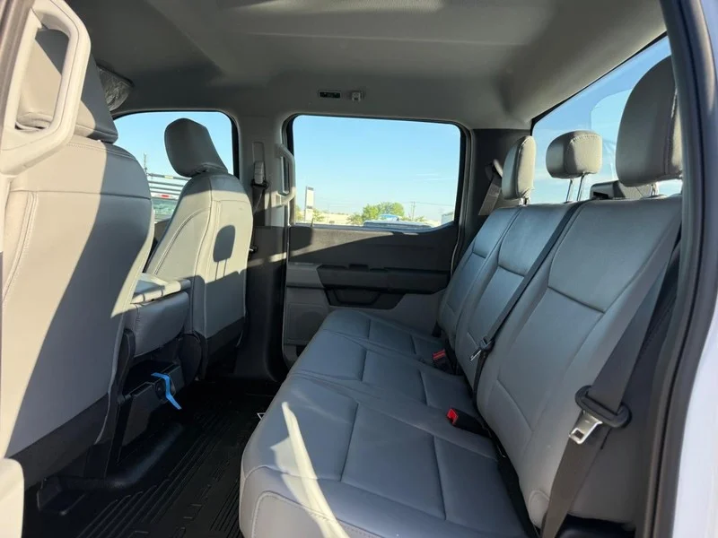 New 2026 Oxford White Ford XL 4WD Crew Cab Service Body image 5
