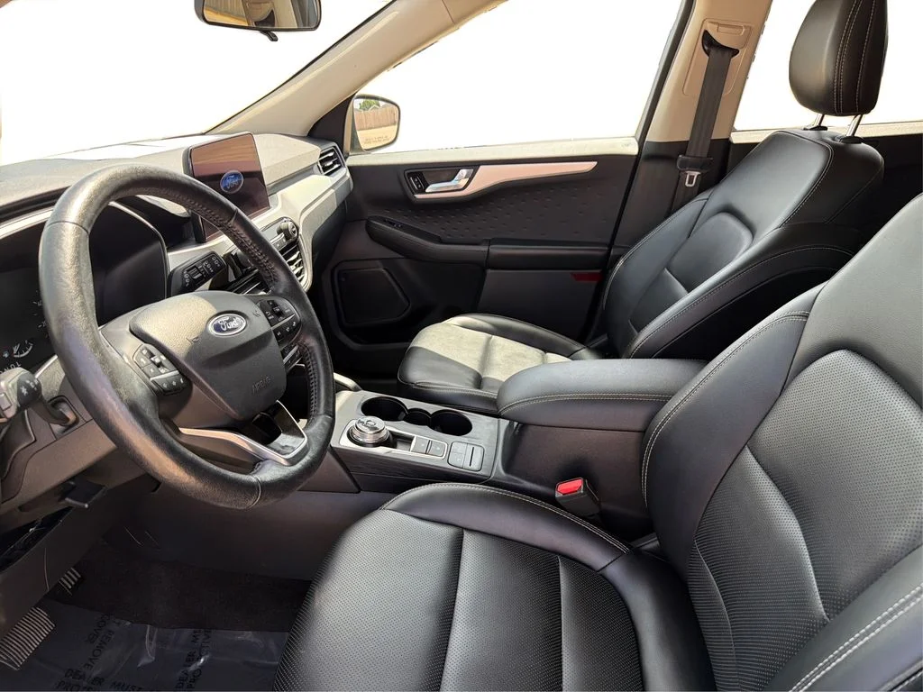 Used 2020 Magnetic Metallic Ford SEL image 10