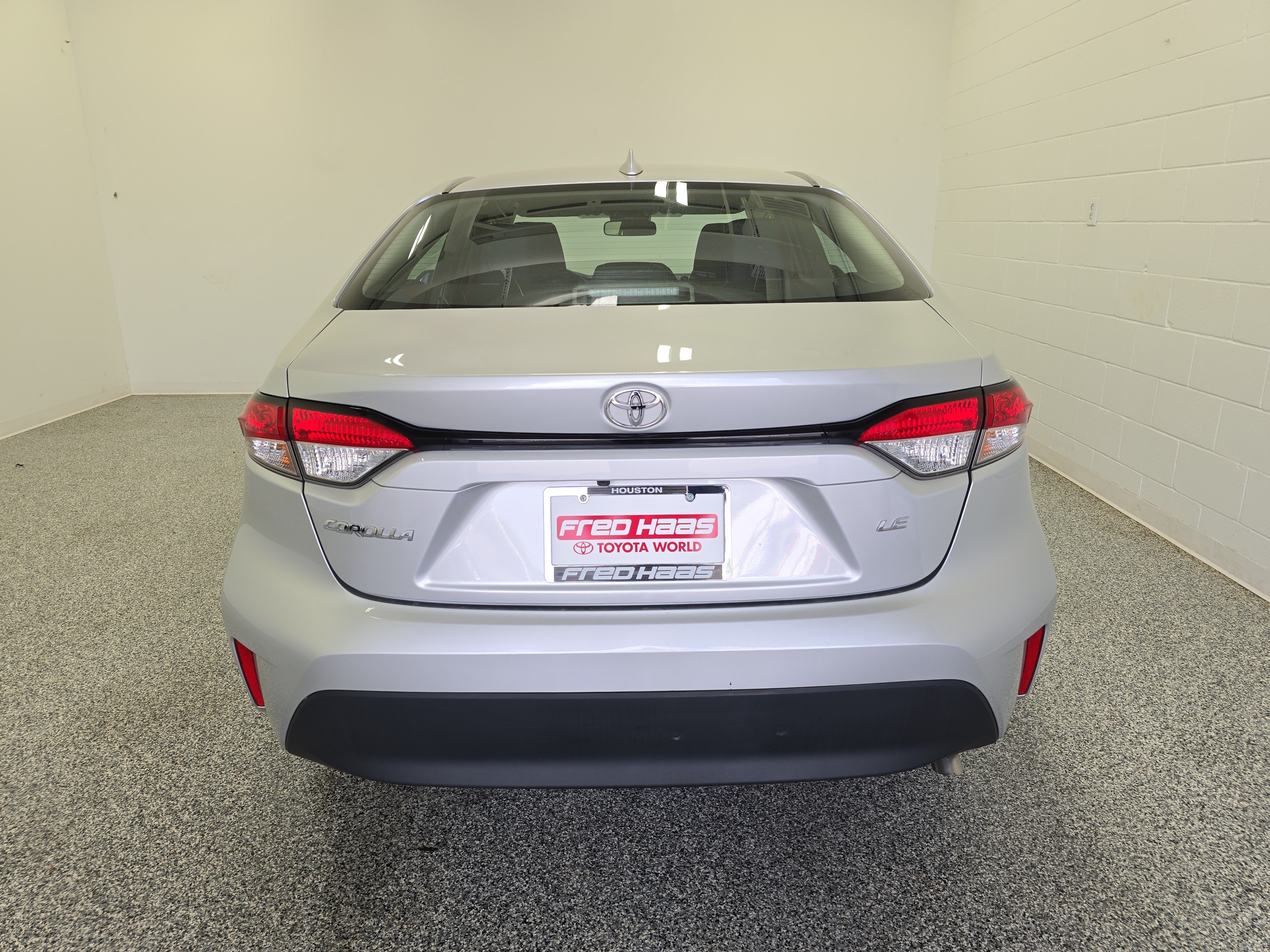 Used 2025 Classic Silver Metallic Toyota LE image 7