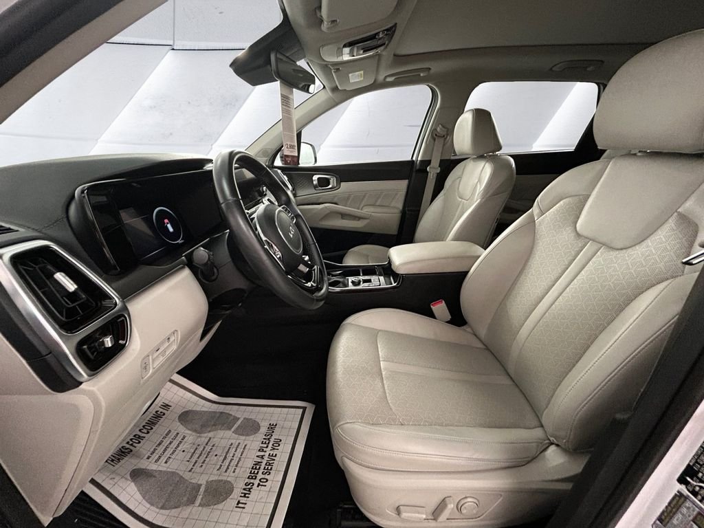 Used 2023 White Kia SX image 7