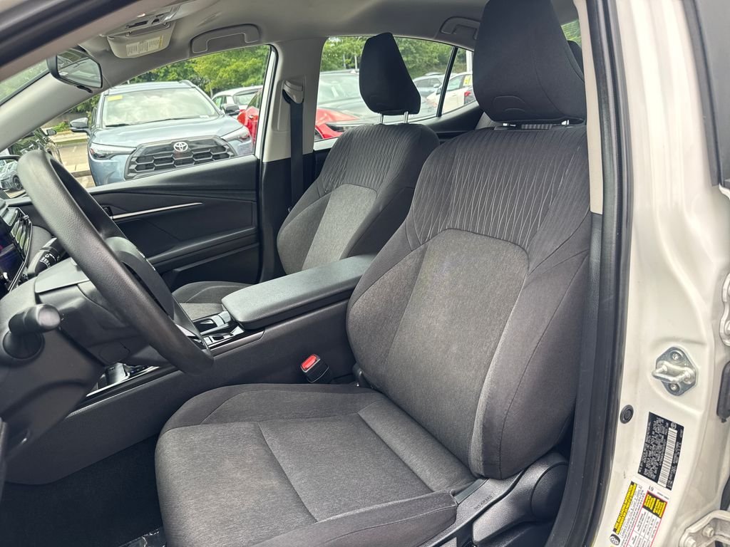 Used 2025 White Toyota LE image 14
