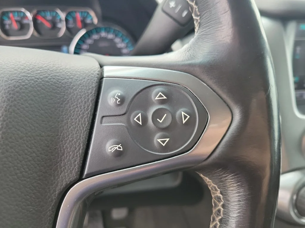 Used 2018 SILVER ICE METALLIC Chevrolet Premier image 27