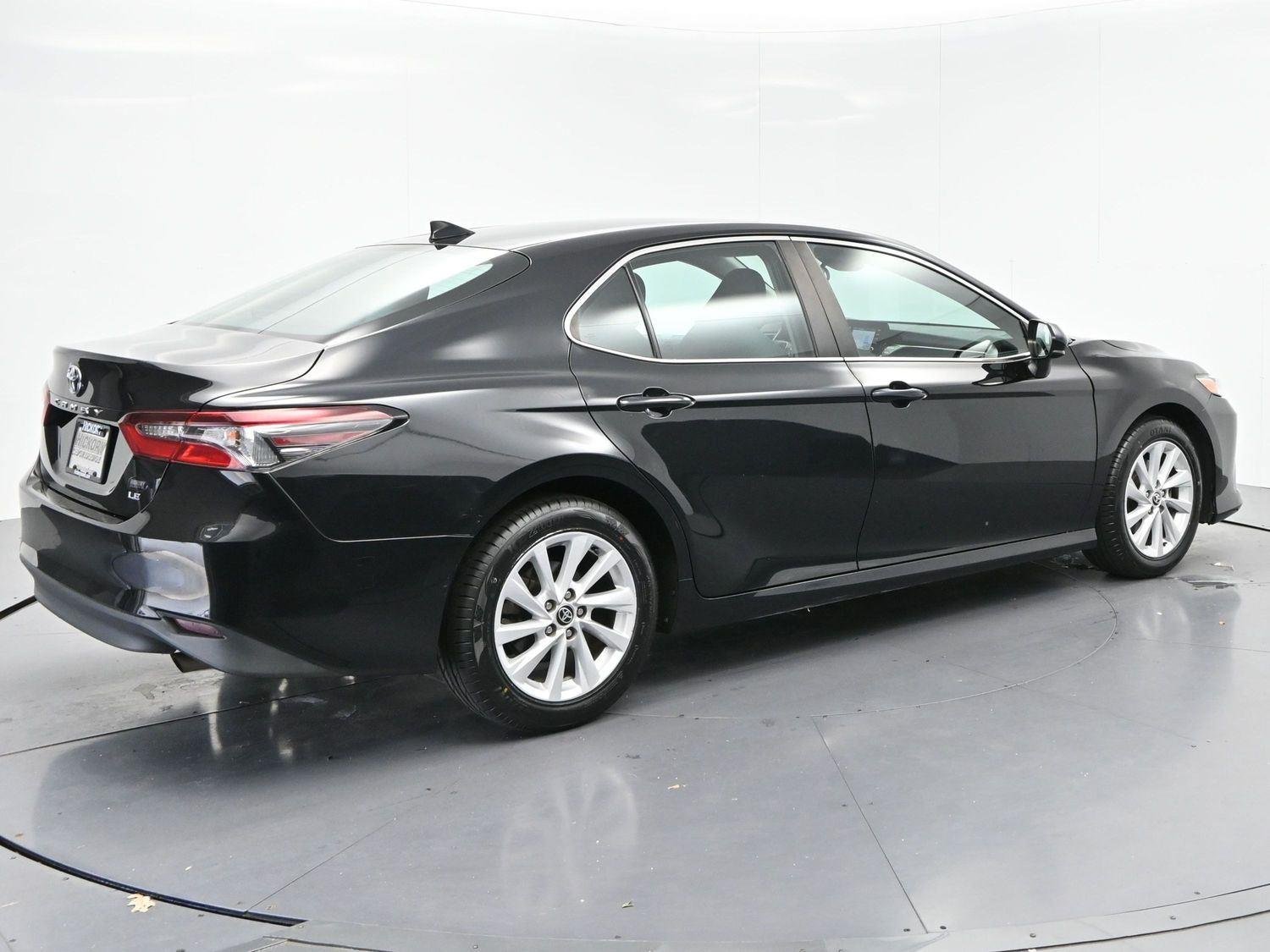 Used 2022 Midnight Black Metallic Toyota LE image 7