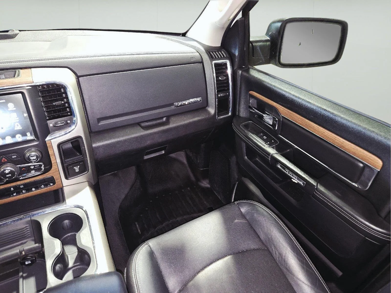 Used 2016 Bright White Clearcoat Ram Laramie image 43