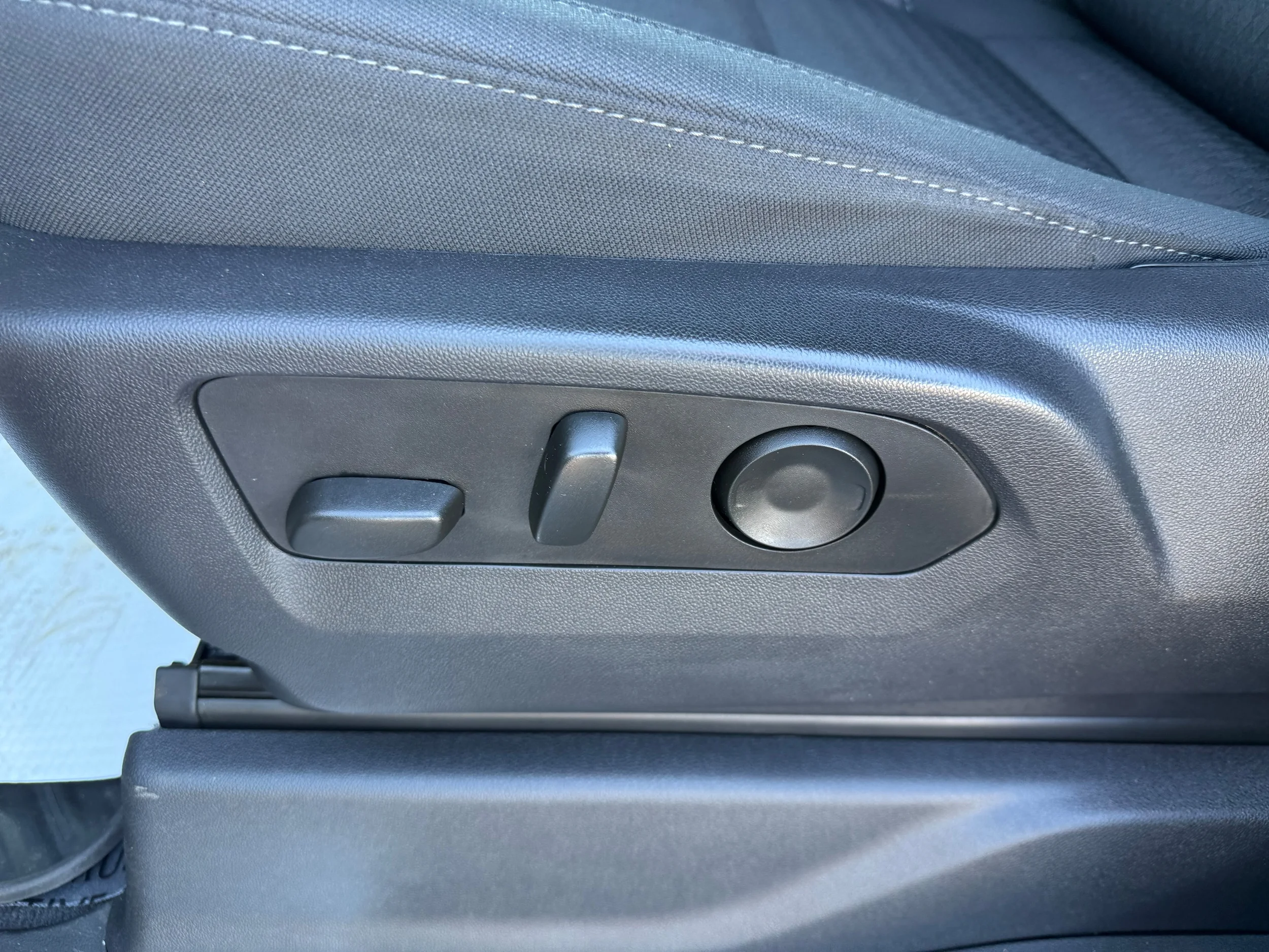 Used 2023 Northsky Blue Metallic Chevrolet LT image 13