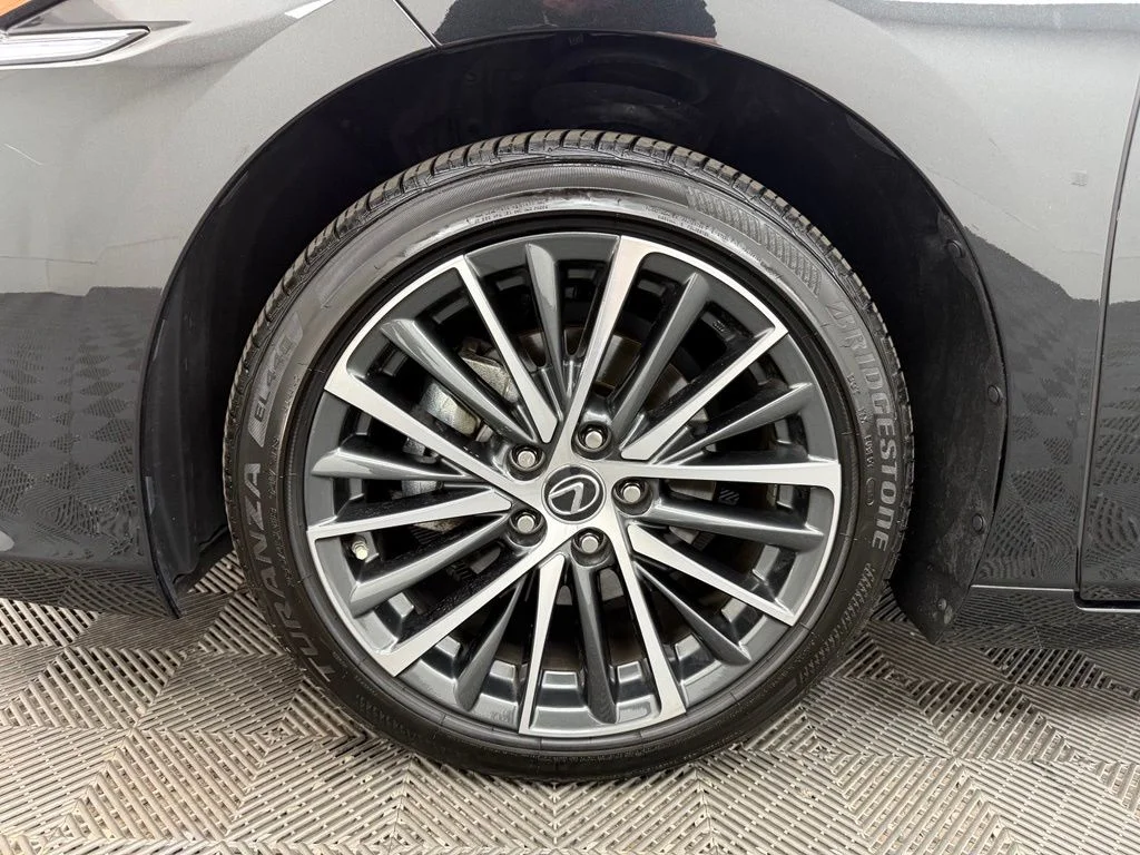Used 2025 Black Lexus 350 image 16