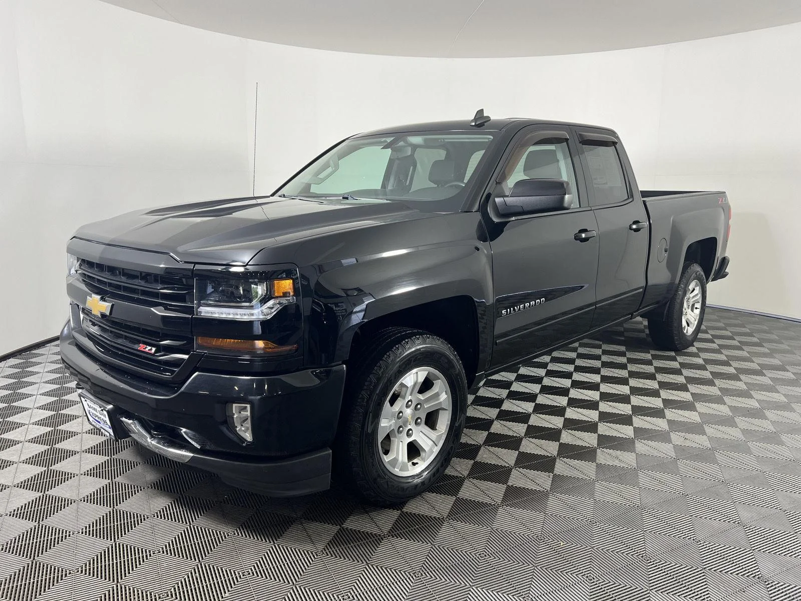 Used 2018 Black Chevrolet LT image 7