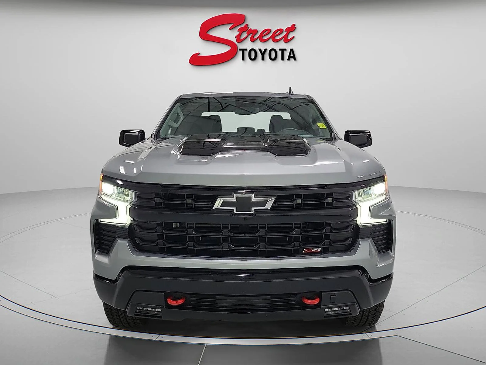 Used 2025 Sterling Gray Metallic Chevrolet LT Trail Boss image 6