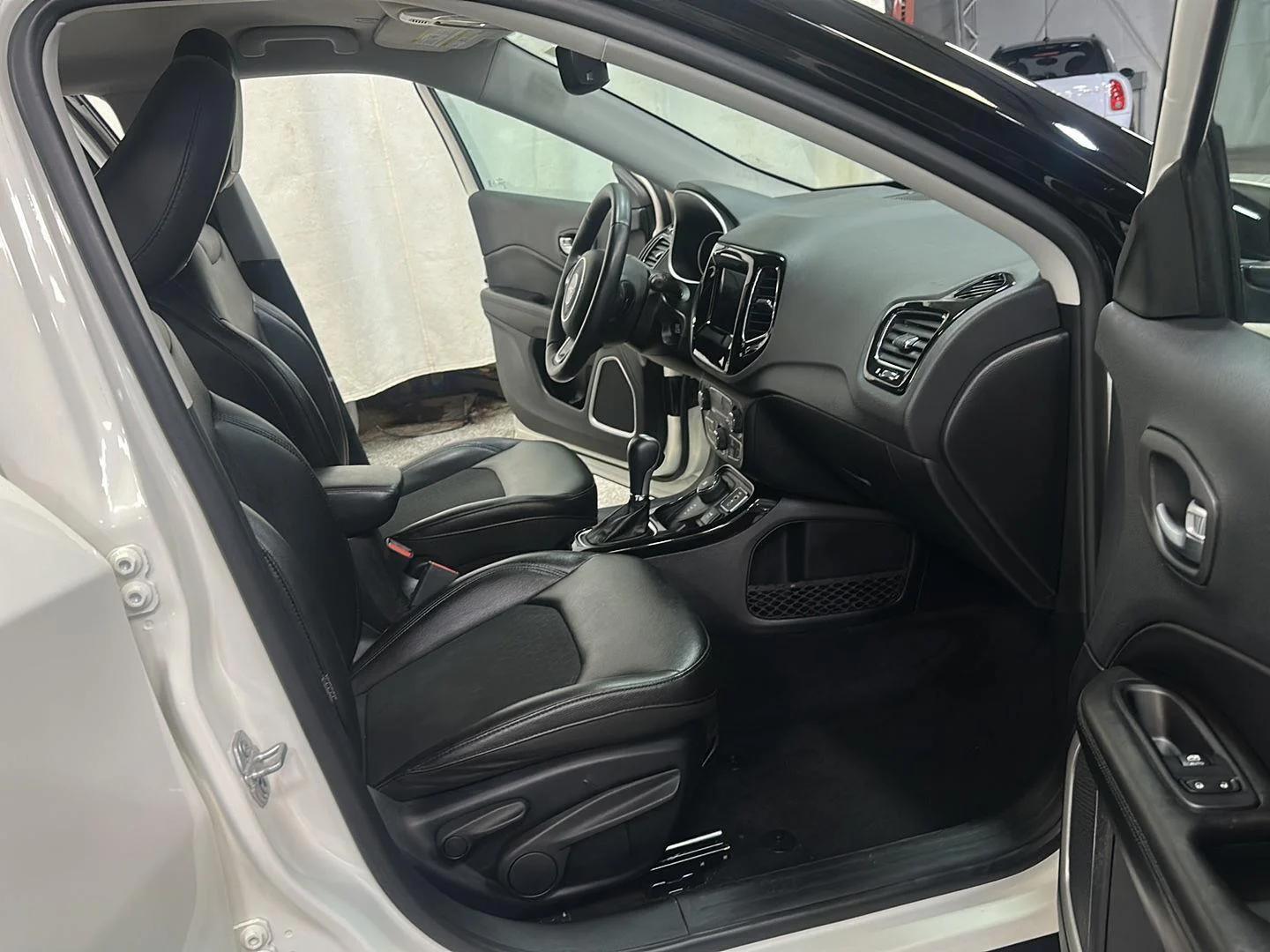 Used 2019 White Clearcoat Jeep Altitude image 29