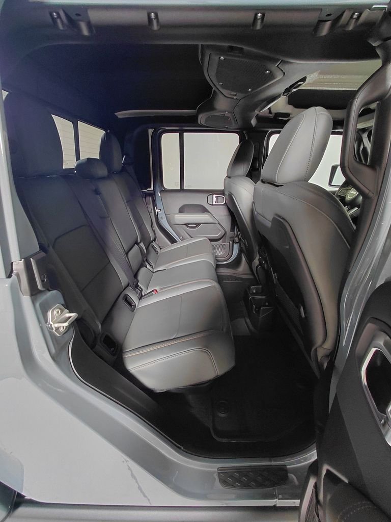 New 2026 Anvil Clear-Coat Exterior Paint Jeep Mojave X image 17