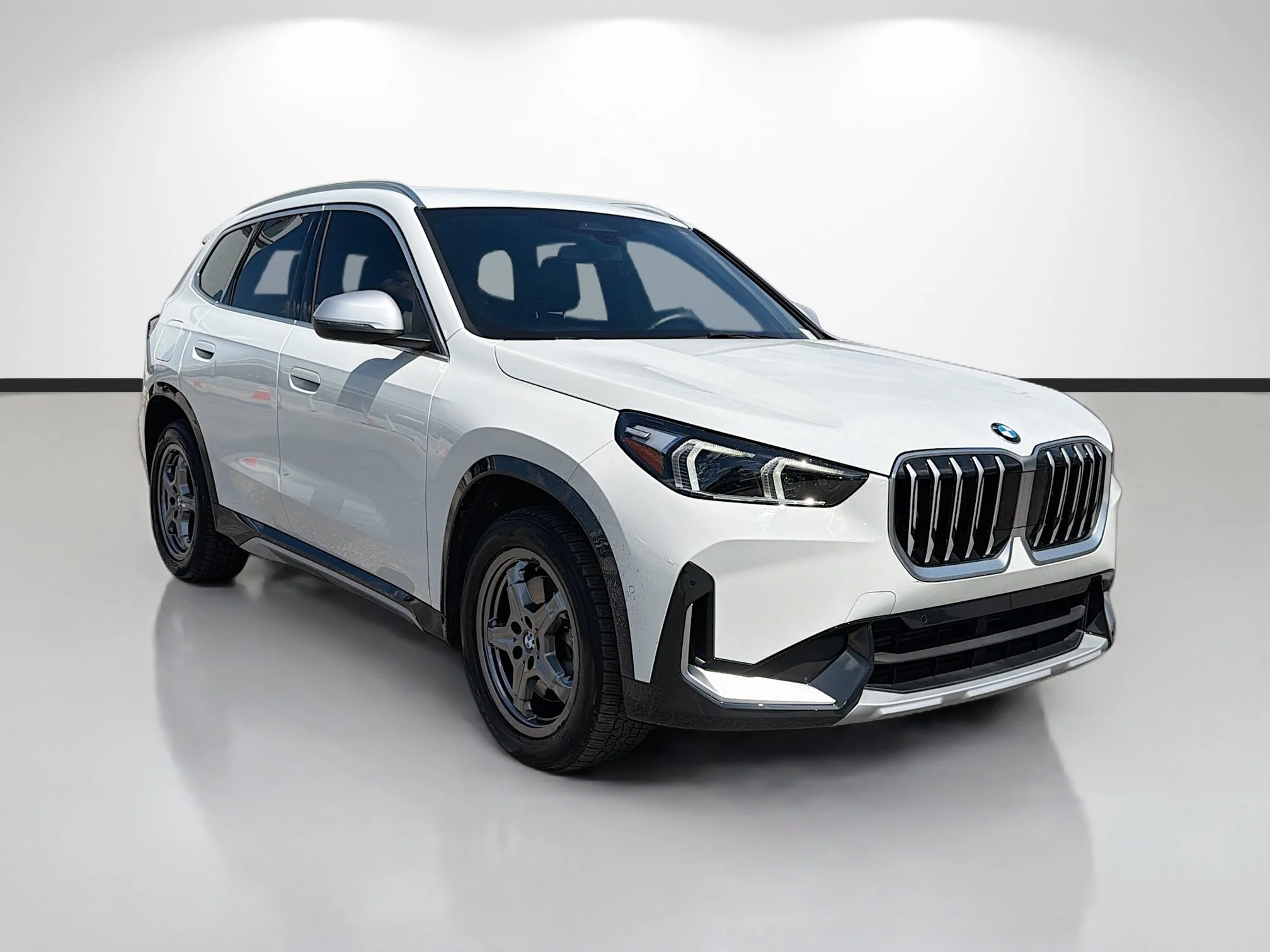 Used 2024 Alpine White BMW xDrive28i image 1