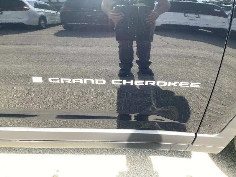 New 2027 High Gloss Black Jeep Laredo X image 10