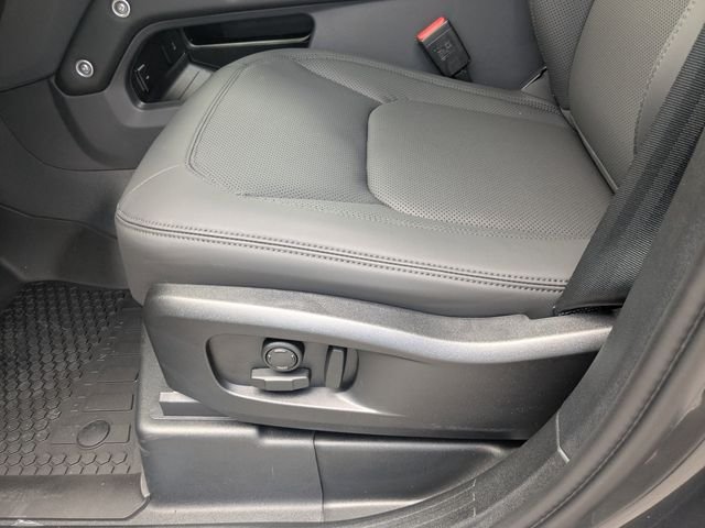 New 2026 Carpathian Grey Land Rover X-Dynamic SE image 21