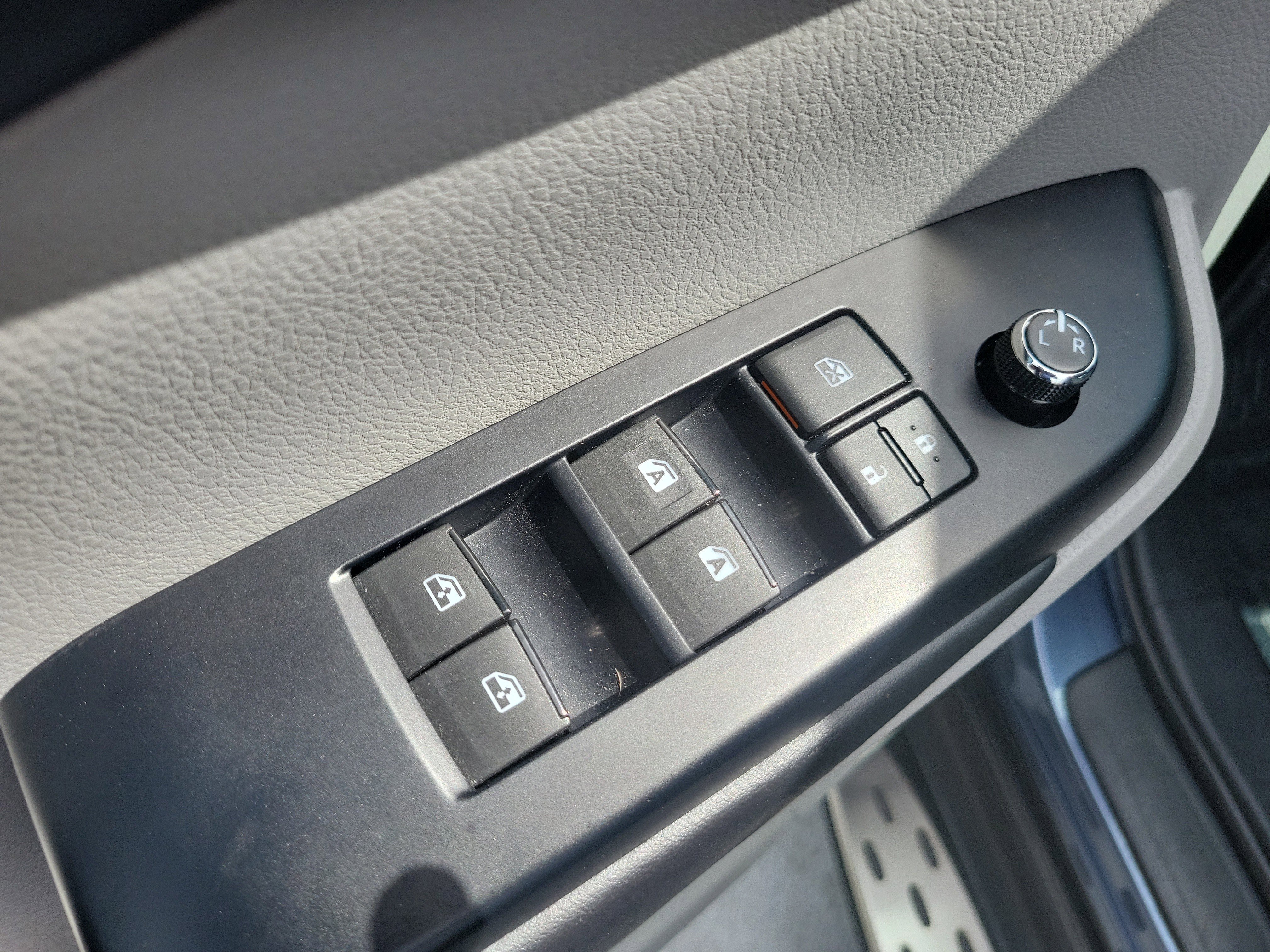 Used 2019 Shoreline Mist Toyota LE Plus image 21