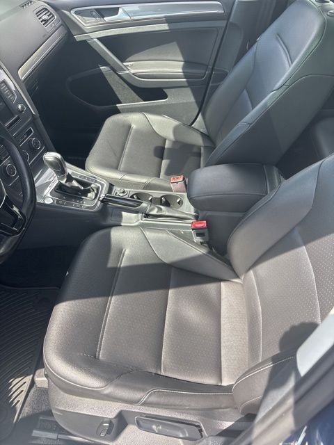 Used 2017 Blue Metallic Volkswagen TSI SE image 29