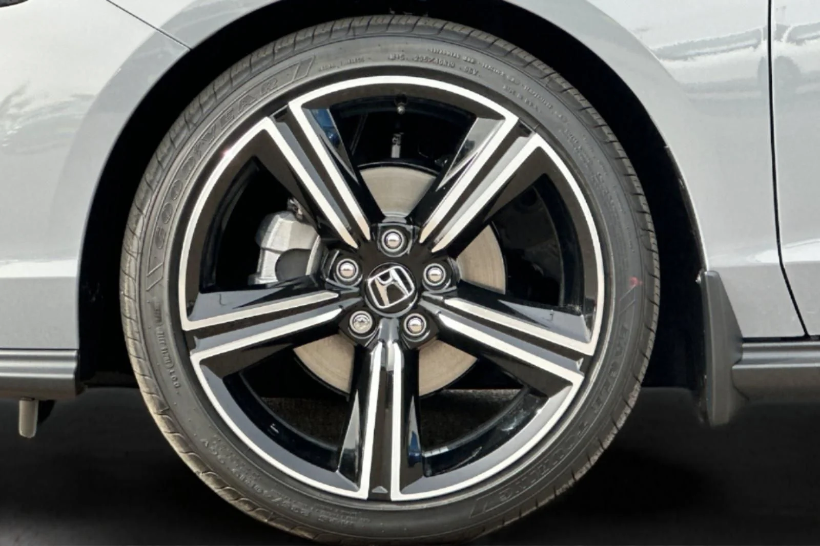 New 2026 Urban Gray Pearl Honda SE image 32