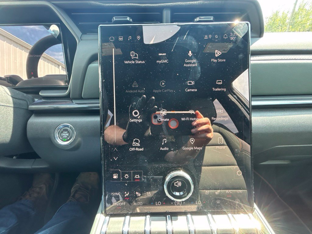 New 2027 Sterling Metallic GMC AT4 image 25
