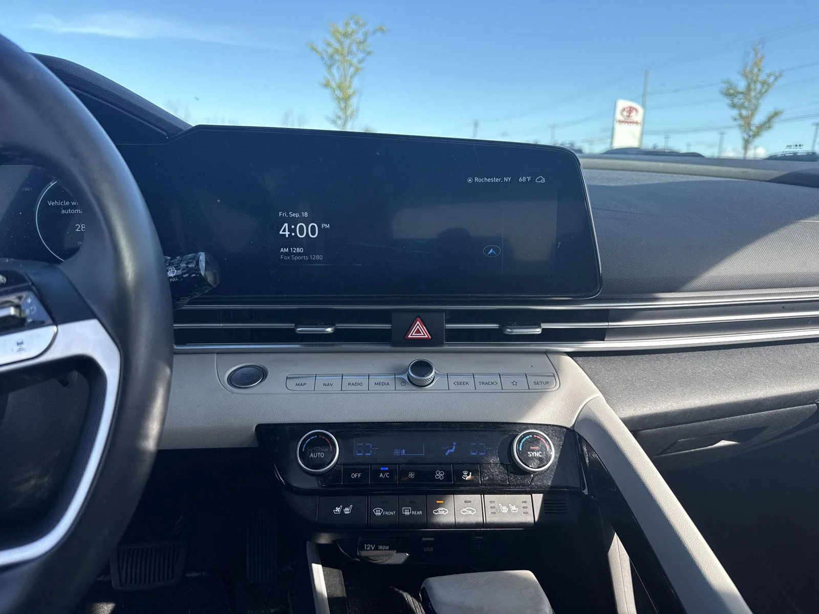 Used 2024 Fluid Metal Hyundai Limited image 13