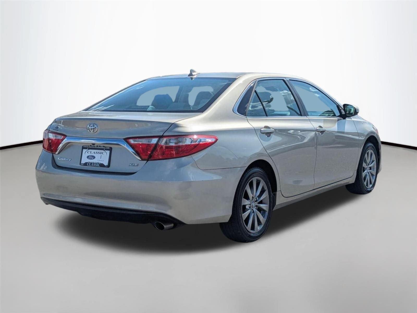 Used 2017 Creme Brulee Mica Toyota XLE image 6