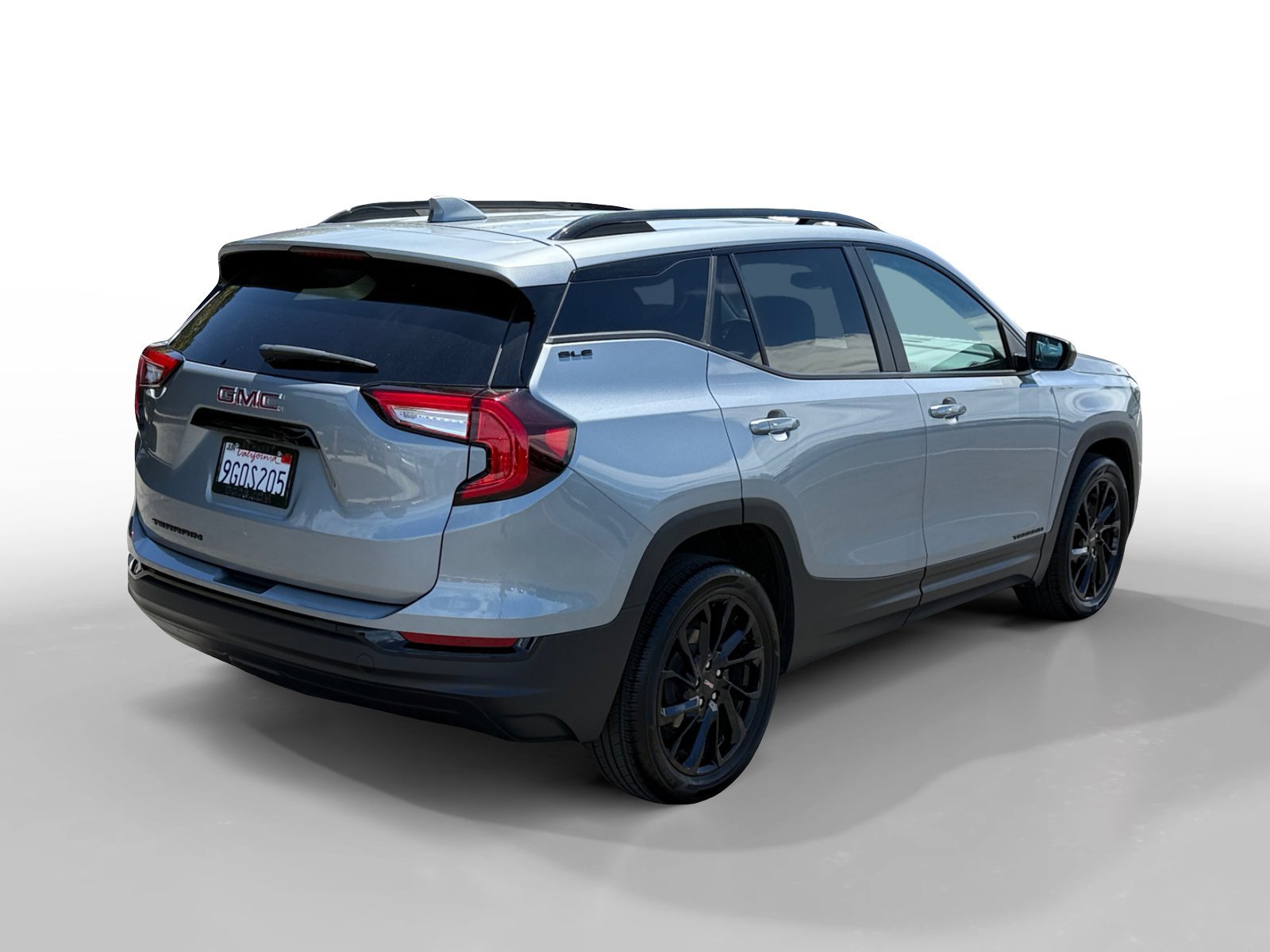 Used 2023 Sterling Metallic GMC SLE image 5