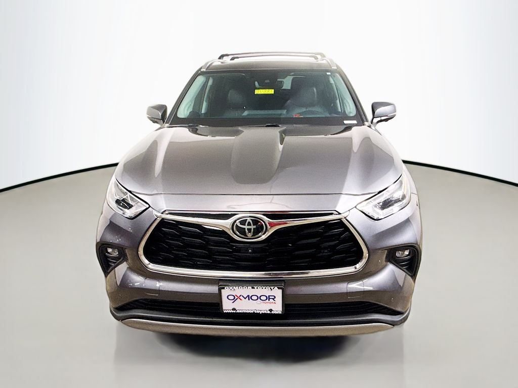 Used 2023 Magnetic Gray Metallic Toyota Platinum image 2