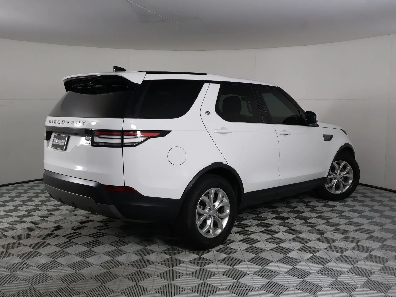 Used 2020 Fuji White Land Rover SE image 4