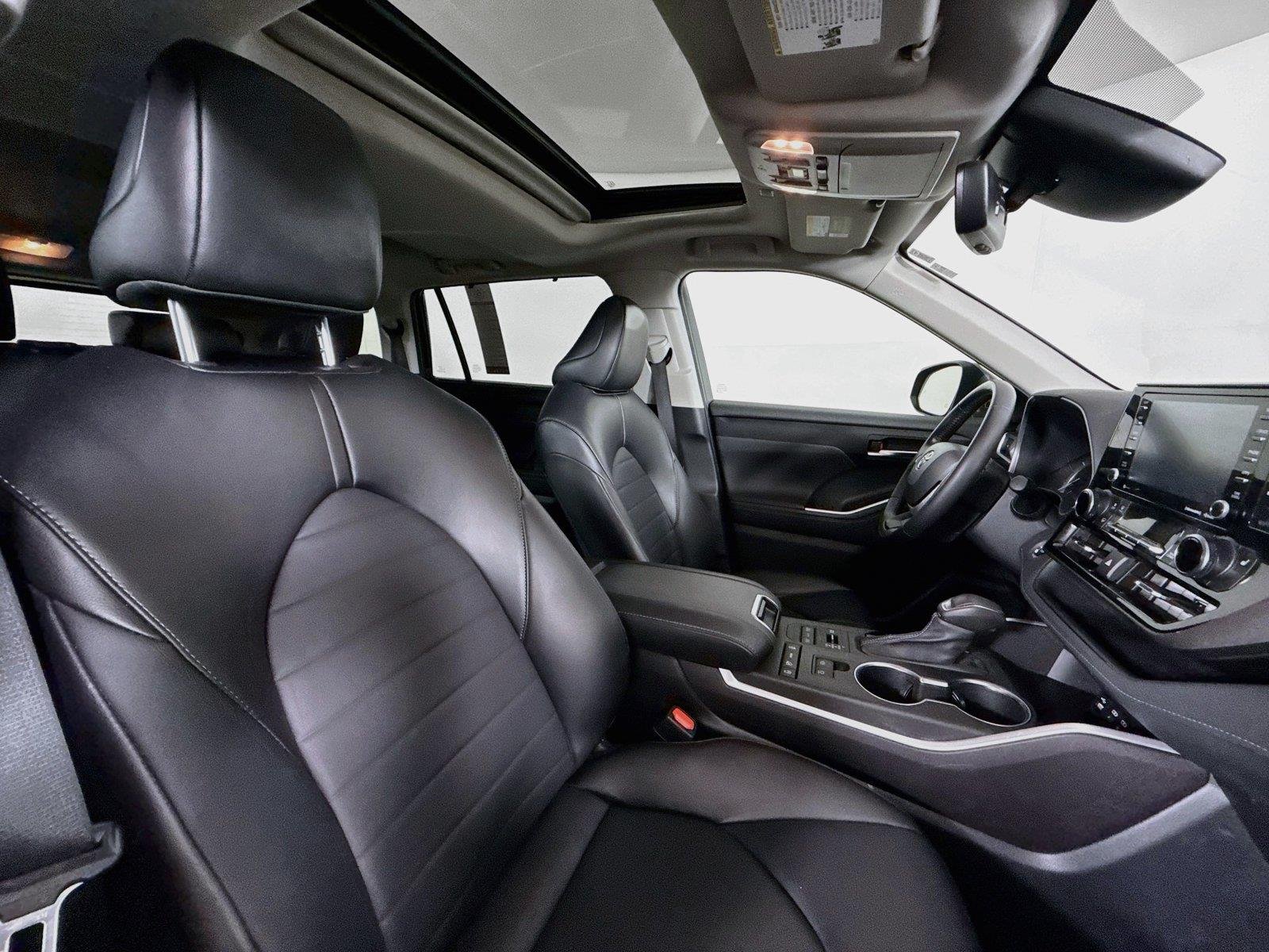 Used 2022 Midnight Black Metallic Toyota XLE image 42